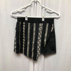 About A Girl Skort Size Small Black Embroidered High Waisted Shorts NEW